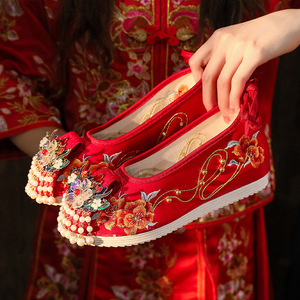 配秀禾服婚鞋女增高古风绣花布鞋中式冬季加绒红色新娘结婚汉服鞋