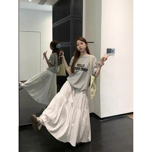 韩系套装女夏季设计感字母印花宽松短袖T恤白色高腰半身裙两件套