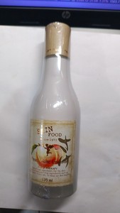 韩国原装skinfood思亲肤水蜜桃清酒紧致乳135ml24年3月