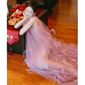 新中式晨袍新娘女结婚订婚礼服高级羽毛仙气连衣裙宽松度假风长裙