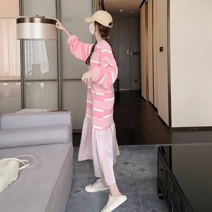 粉色条纹长袖卫衣连衣裙女秋季2024新款爆款韩版休闲鱼尾拼接长裙