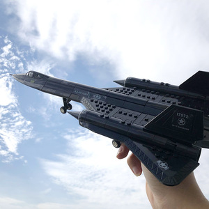 万格4005军事SR-71黑鸟侦察飞机航天儿童小颗粒拼装益智积木玩具.