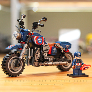 拼装积木摩托车玩具男孩礼物益智美国队长模型人仔儿童生日摆件