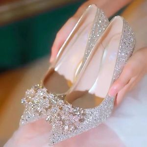 法式婚鞋新娘鞋主婚纱秀禾两穿高跟鞋细跟2023银色结婚礼服水晶鞋