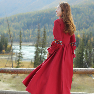 复古民族风长袖印花中长款红色连衣裙气质衣服秋冬装女新款QZ0565