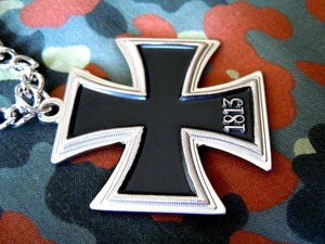 德迷双面铁十字荣誉勋章欧美朋克项链送盒罗马数字十字架水波链