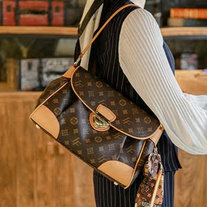 香港代购奢侈品牌包包2022新款时尚通勤女包大容量单肩包斜挎包包