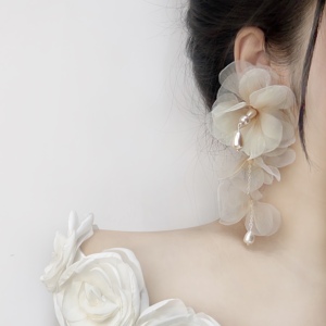 超仙绢纱花朵新娘耳饰高级感仙气长款花花无耳洞耳夹婚纱礼服耳环