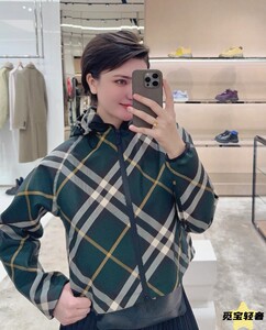 Burberry/巴宝莉 24新款条纹拼接连帽短款夹克冲锋衣外套女 风衣