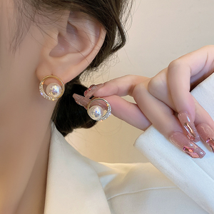 2023年新款网红耳钉简约圆圈珍珠耳环法式轻奢气质时尚耳饰女