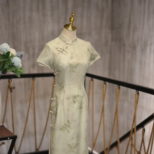 可儿家旗袍2024年春季新款复古老上海新中式斜襟绿色改良短袖裙子