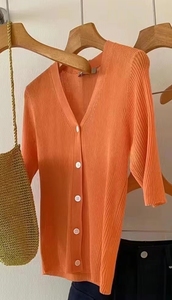 超好看显白洋气南瓜橘色针织开衫女夏季薄款柔软修身显瘦V领上衣