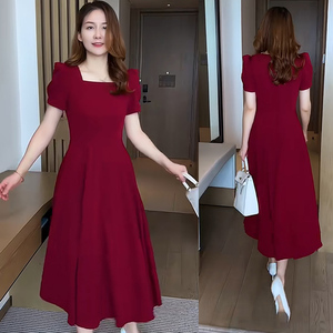 红色连衣裙女2024年夏季新款时尚洋气质高级感法式复古中长款裙子