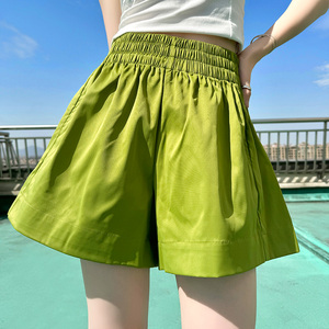 橄榄绿色高腰短裤女韩国东大门2024流行新款松紧腰设计感简约裤子