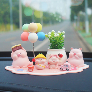 汽车摆件可爱卡通车上小猪仪表台娃娃中控台装饰男女神车内饰品