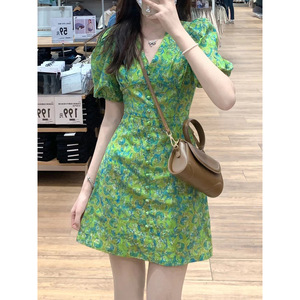 FAshi 夏季新款复古港风减龄泡泡袖V领裙子甜美绿色碎花连衣裙女