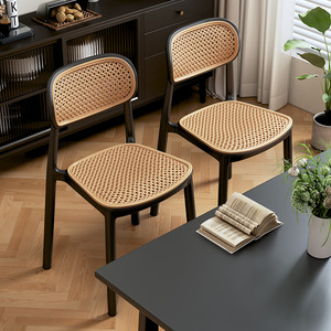北欧藤编塑料椅子户外家用设计师餐椅中古仿实木靠背椅小型书桌椅
