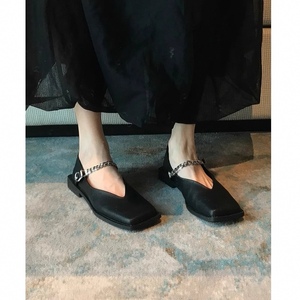GG。香港平底法式黑色单鞋女春夏2024年新款浅口方头小众时尚复古