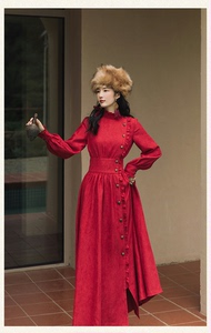 法式秋冬装新款播喜复古红色衬衫连衣裙灯芯绒风衣式修身长裙女装
