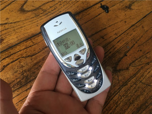 Nokia/诺基亚 8310 9新左右保存很好 原装壳 看图发货 一电一充