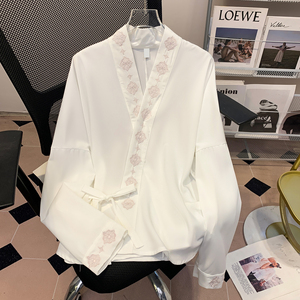 新中式国风交叉领刺绣白衬衫女春设计感系带宽松气质马面裙上衣