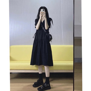 黑色连衣裙女小个子显高2024新款夏季日系软妹韩版学生法式小黑裙