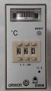 欧姆龙型OIIIROM温控表E5EN-YR40数显温控器E5EM-YR40K指针温控仪
