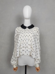 QDA品牌白色娃娃领雪纺衬衫褶皱设计甜美火烈鸟印花减龄40403107