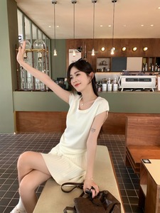 kumikumi休闲套装女小个子纯色冰丝针织T恤夏季百褶半身裙两件套