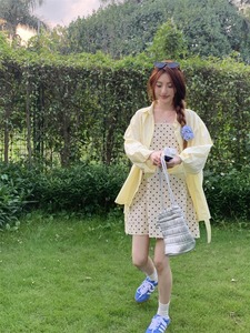 kumikumi时尚套装女奶黄色休闲翻领衬衫夏季波点吊带连衣裙两件套
