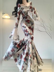 MLYD/定制 大码法式玫瑰印花鱼尾连衣裙设计感一字肩喇叭袖长裙女