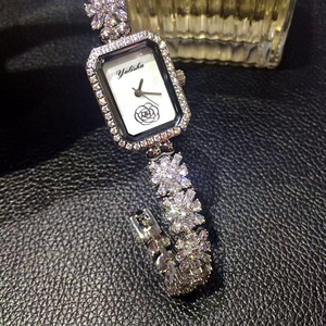 水晶皓石镶钻雪花手表方形满钻手链表高档时装女表闺密手表