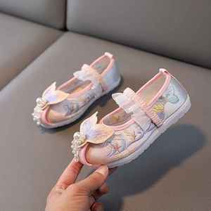 汉服鞋子女童春款古风鞋老北京布鞋宝宝渐变色美人鱼表演儿童绣。