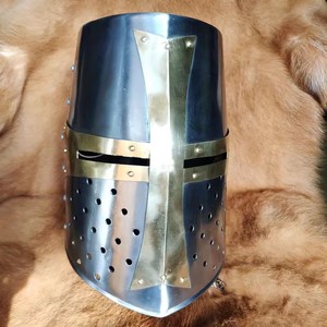 中世纪骑士盔甲巨盔十字军桶盔 黄铜板甲头盔可穿戴
