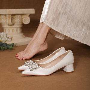 白色婚鞋粗跟绸缎结婚鞋子新娘鞋孕妇婚纱鞋法式高跟鞋不累脚女夏