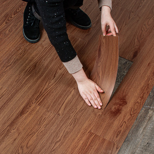 地板贴pvc木地板自己铺地板革水泥地直接铺自粘地贴纸卫生间防水