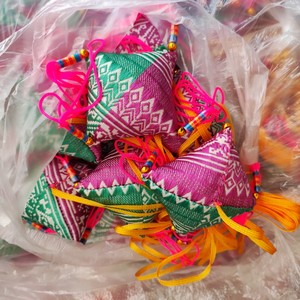 傣族香包丢包实物图泼水节欢迎礼物祝福长线棱形彩色版纳云南装饰