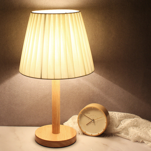 北欧日式简约卧室床头灯 现代时尚温馨实木 可调节原木质小台灯