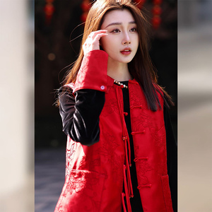 新中式唐装中国风龙年新年穿搭丝绒上衣红色盘扣马甲套装女早春季