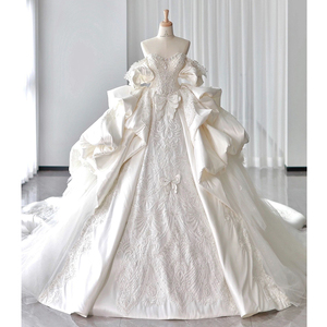 法式缎面一字肩重工奢华婚纱2024新款新娘在逃公主大拖尾白色主纱