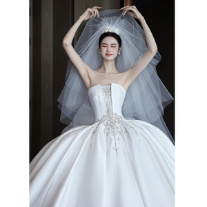 法式缎面白色抹胸小个子轻婚纱2024新款新娘高级质感齐地复古主纱