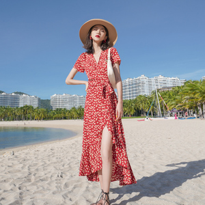 三亚旅行穿搭沙滩裙女红色碎花波西米亚一片式海边度假连衣裙夏季