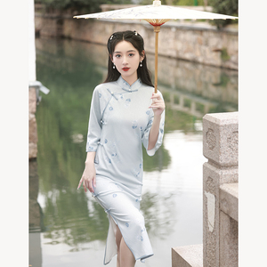 新中式长袖旗袍改良年轻款少女淡雅清新蓝色全开襟秋冬日常小个子