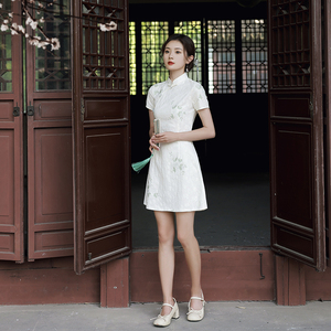 白色旗袍短款改良年轻款少女气质蕾丝连衣裙素雅小清新日常女夏季