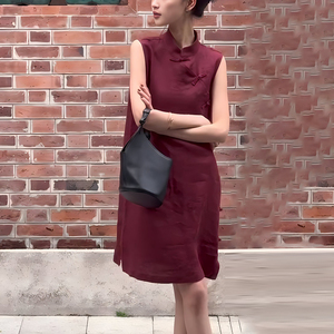 新中式深红色盘扣无袖旗袍裙子女夏季高端精致显瘦气质国风连衣裙