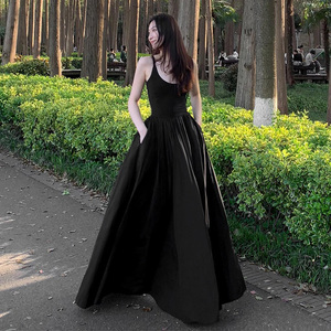 法式高级感黑色针织拼接吊带连衣裙气质优雅修身显瘦A字伞型长裙