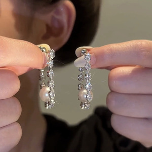 srrmhyn银锆石珍珠链条耳环时尚2023年新款耳坠小众设计感气质
