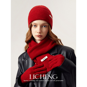 礼诚"新年礼物"红色手套帽子围巾女针织三件套秋冬保暖情侣款套装
