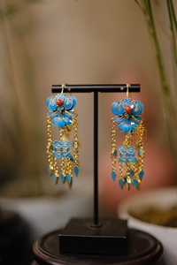 殊宫银鎏金花丝点翠福禄寿耳环，中国传统古典珠宝首饰传统非遗非