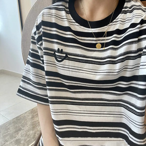 刺绣笑脸黑白条纹t恤女夏2024年新款韩版小众设计感宽松显瘦短袖